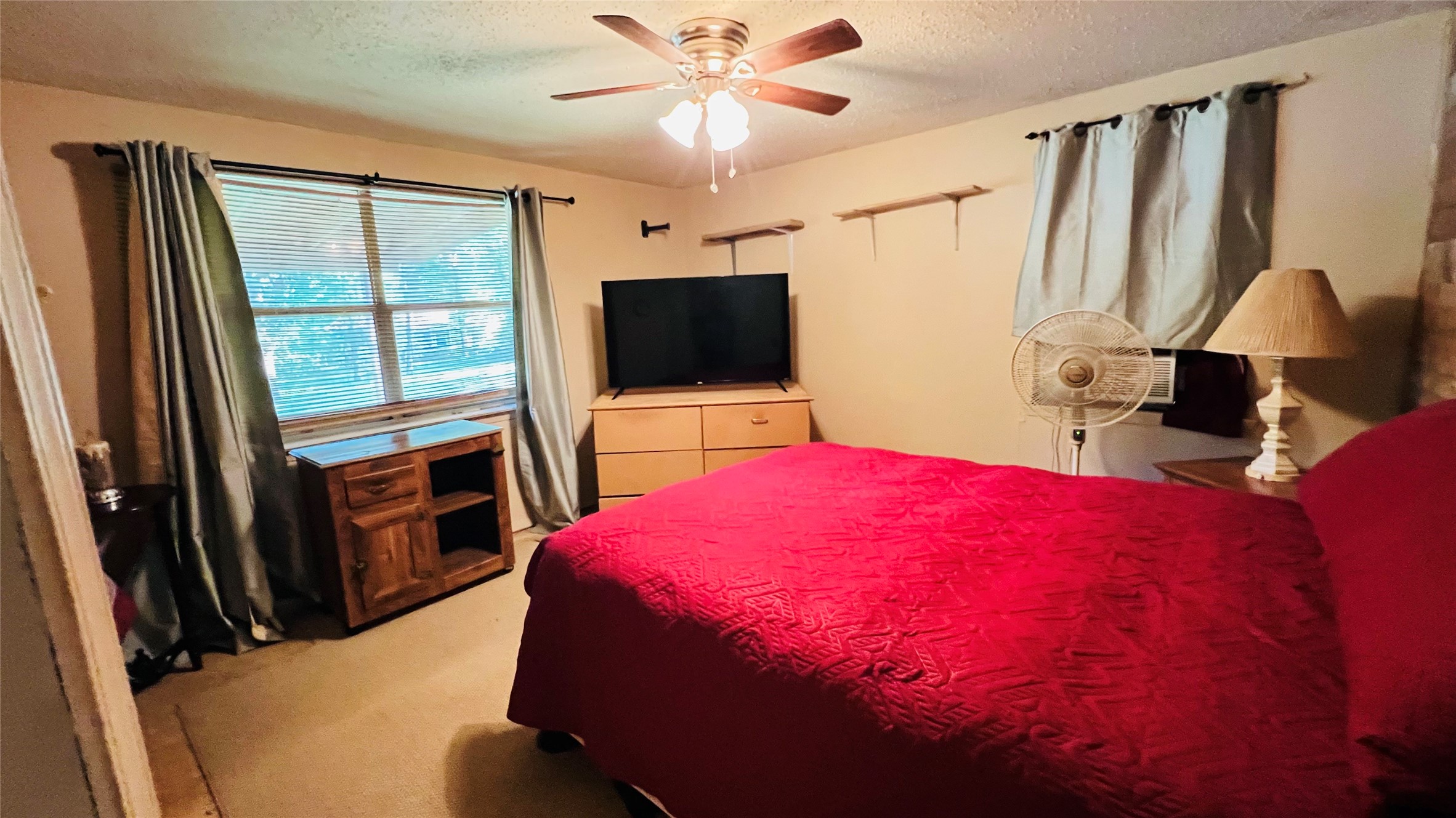 613 Hilltop Drive Tool TX 75143