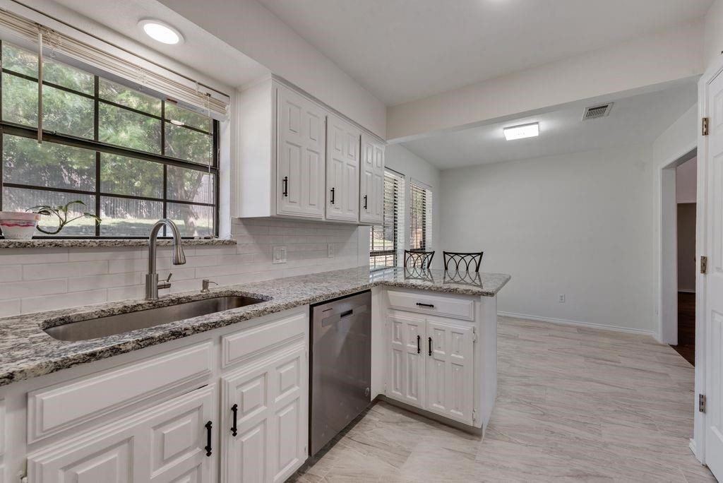 7020 Live Oak Drive North Richland Hills TX 76182