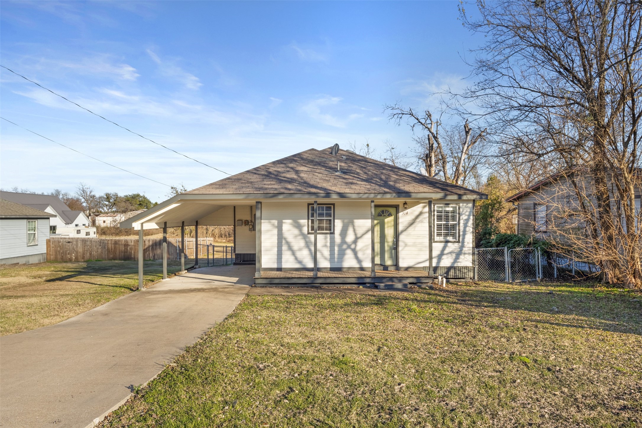 314 Woodard Street Farmersville TX 75442