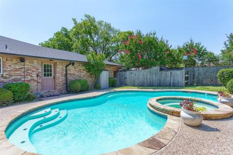 1534 Mayfield Avenue Garland TX 75041