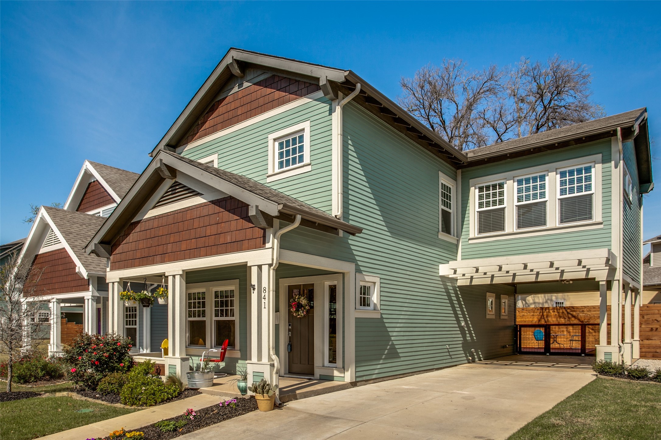 841 N Van Buren Avenue Dallas TX 75208