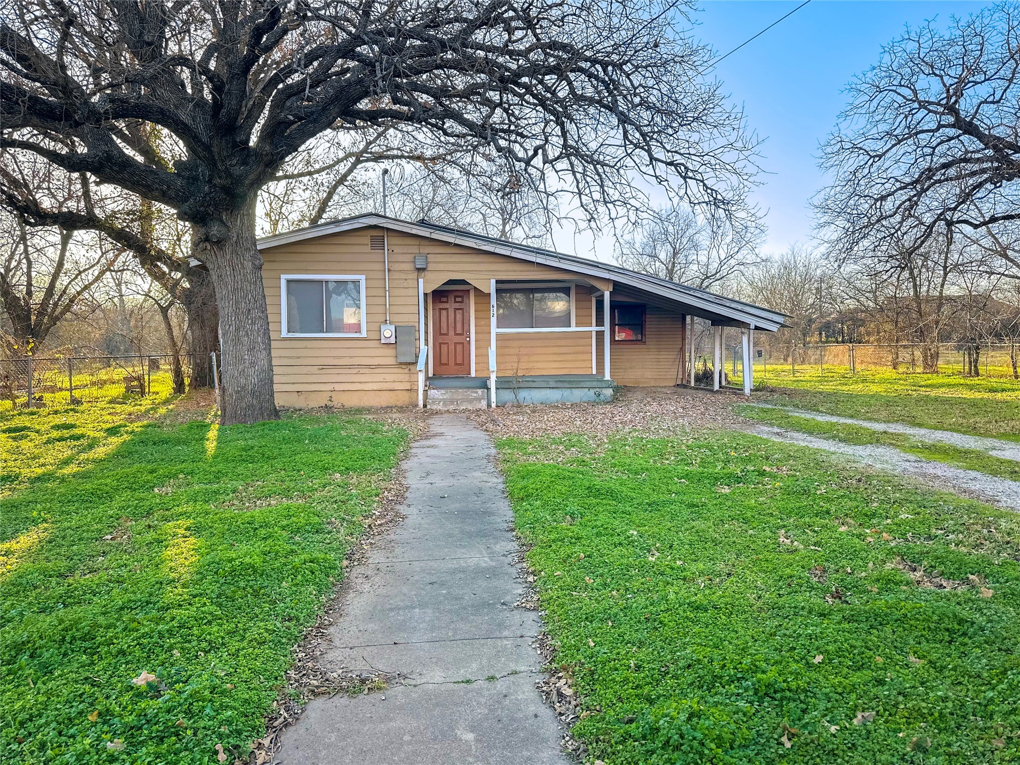 612 SW 15th Avenue Mineral Wells TX 76067