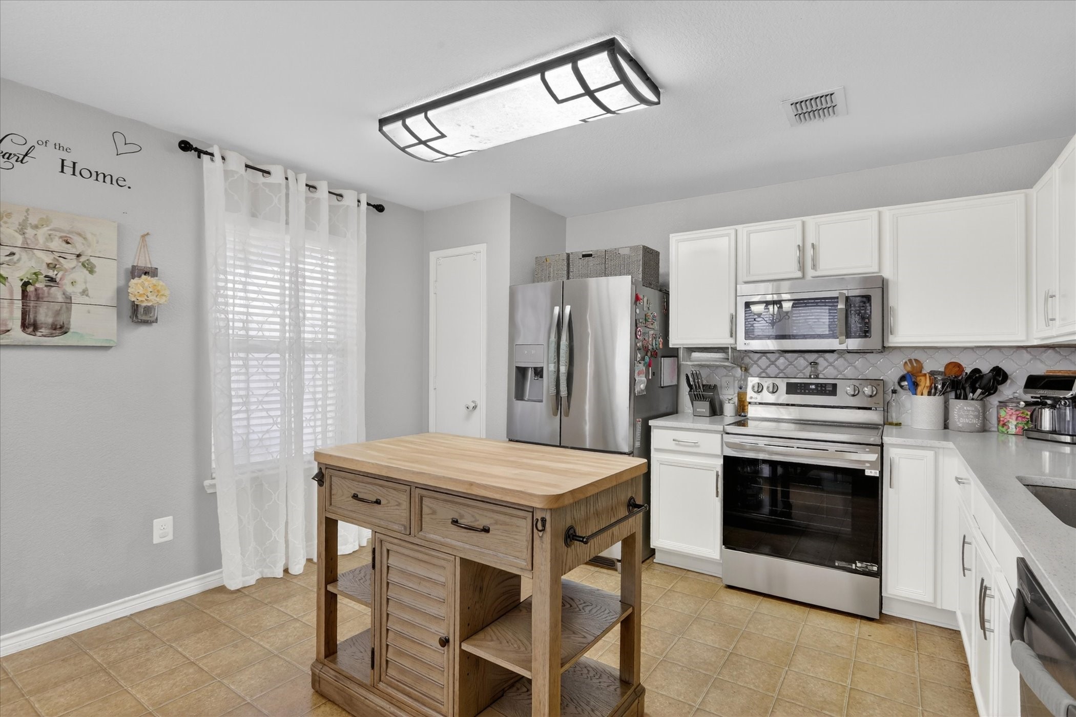 2019 Limestone Drive Grand Prairie TX 75052