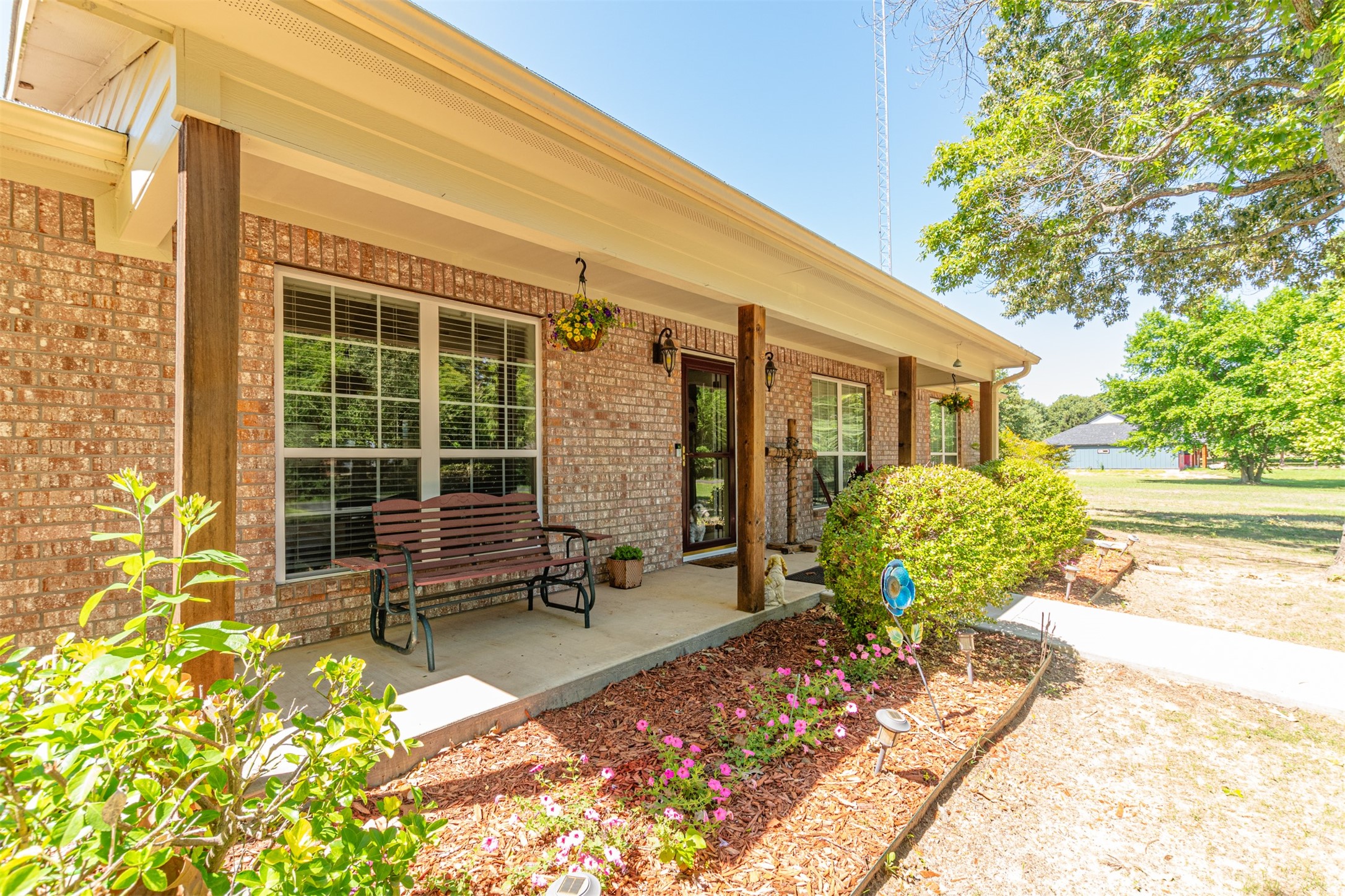 420 Rs County Road 3210 Emory TX 75440