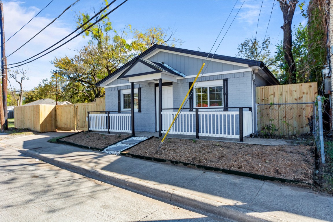 2516 Metropolitan Avenue Dallas TX 75215