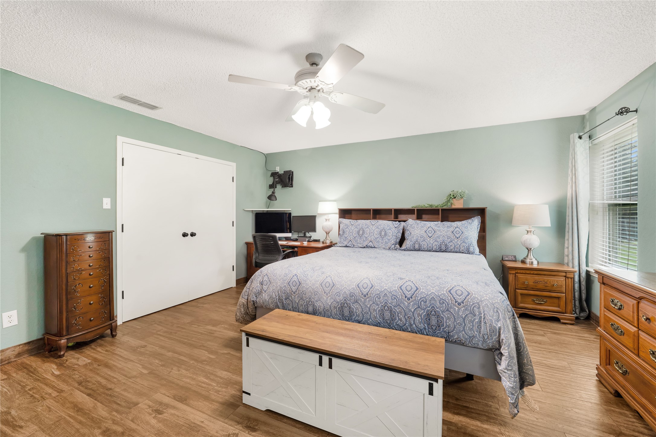 6717 Mesa Drive North Richland Hills TX 76182