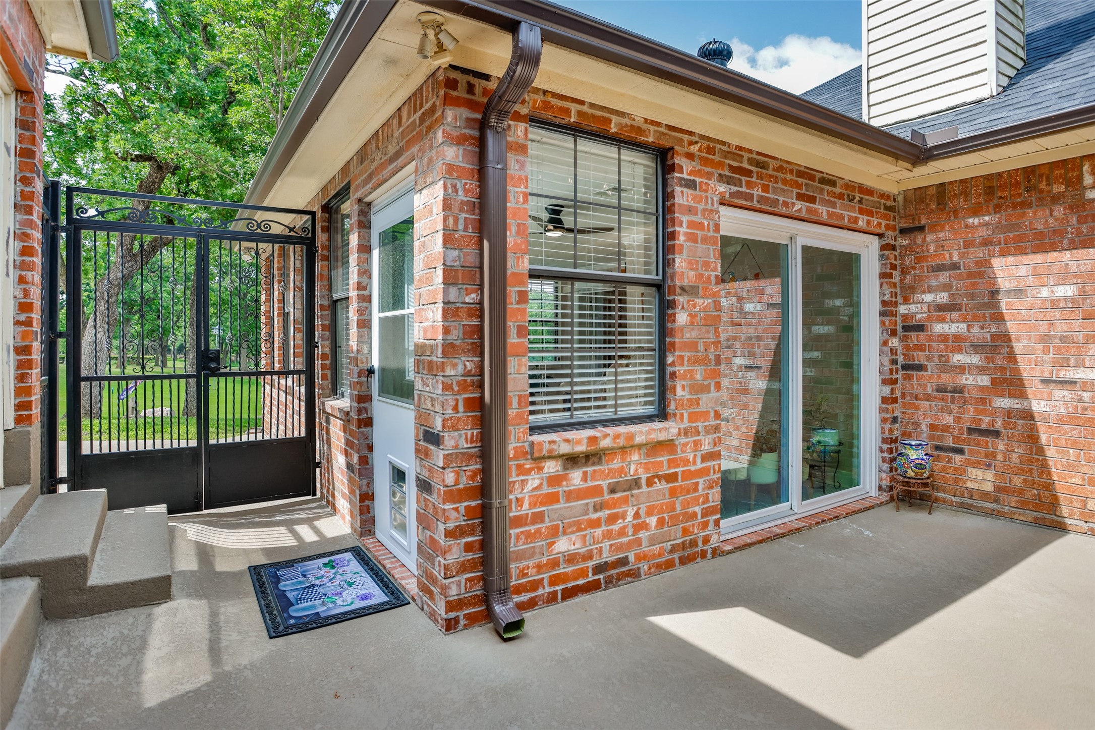 205 Kiowa Drive E Gainesville TX 76240
