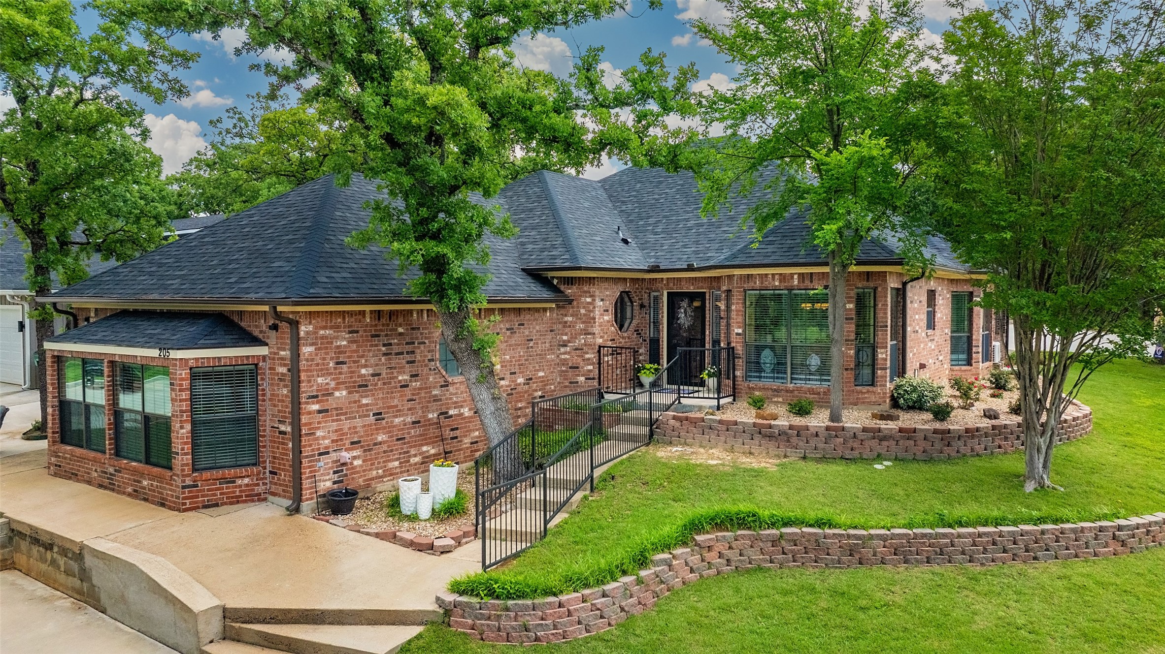 205 Kiowa Drive E Gainesville TX 76240