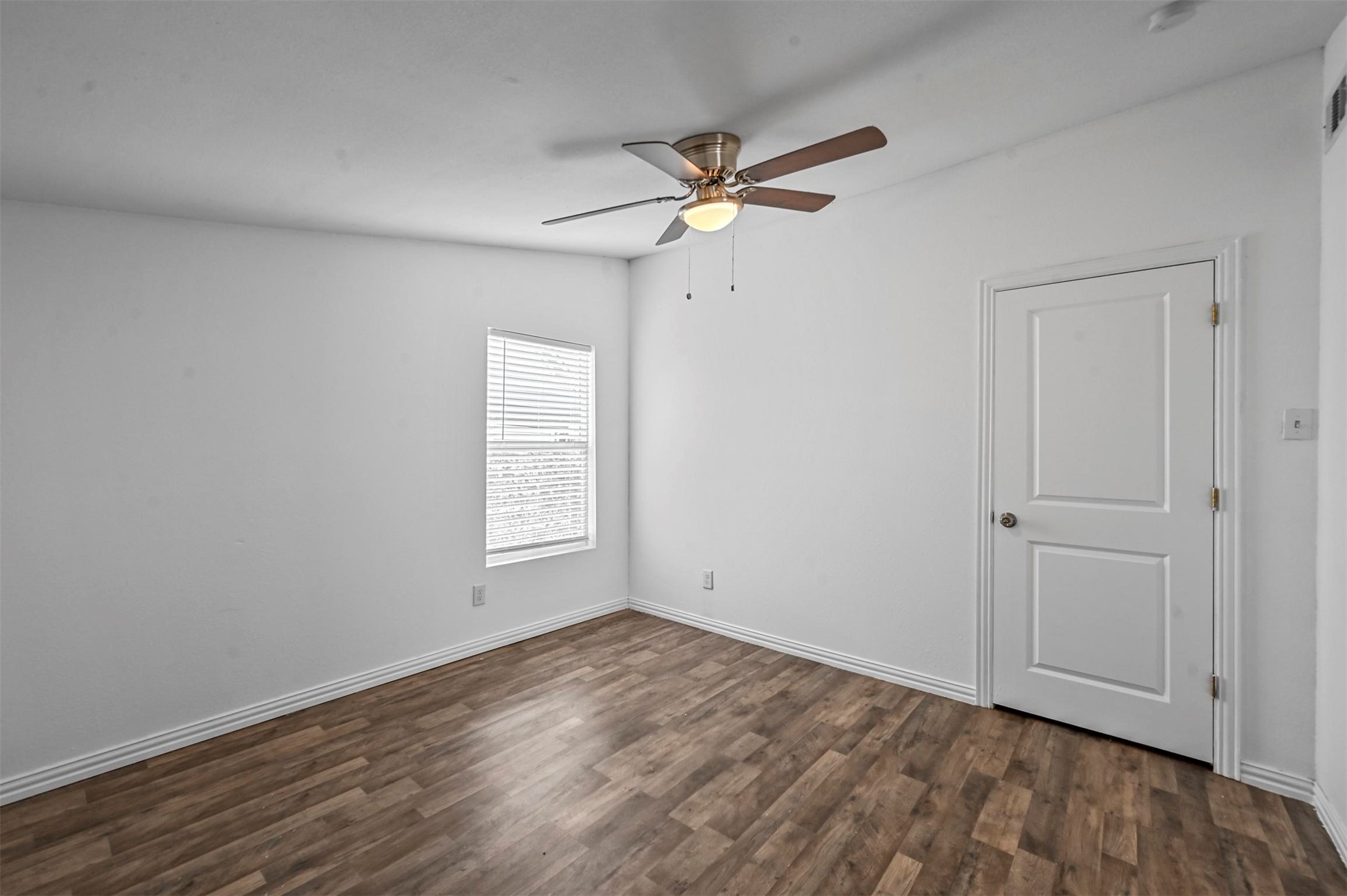 708 W Day Street Denison TX 75020