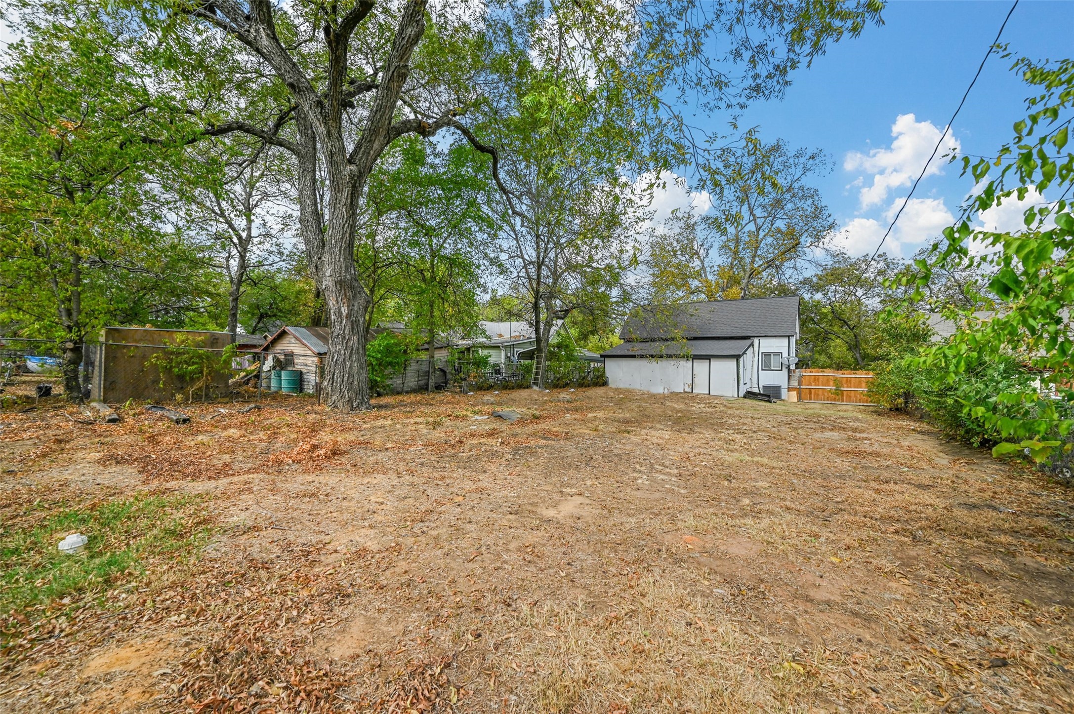 708 W Day Street Denison TX 75020