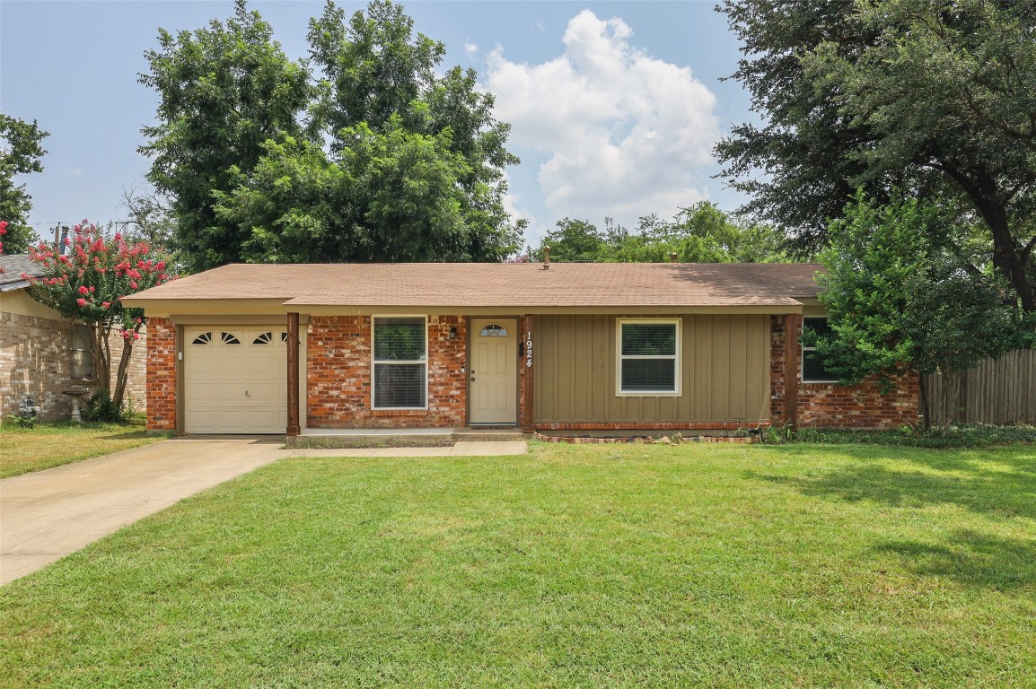 1924 Franklin Street Irving TX 75060