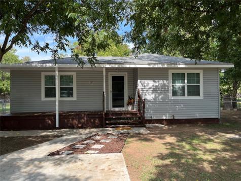 427 W College Street Burkburnett TX 76354
