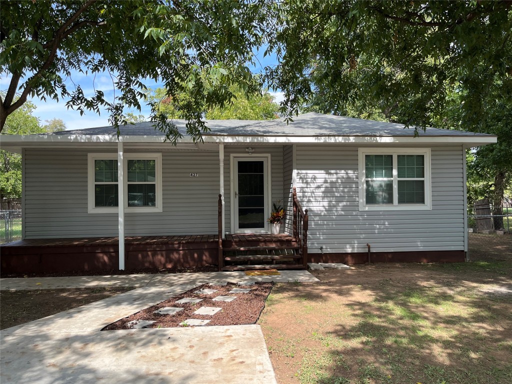 427 W College Street Burkburnett TX 76354