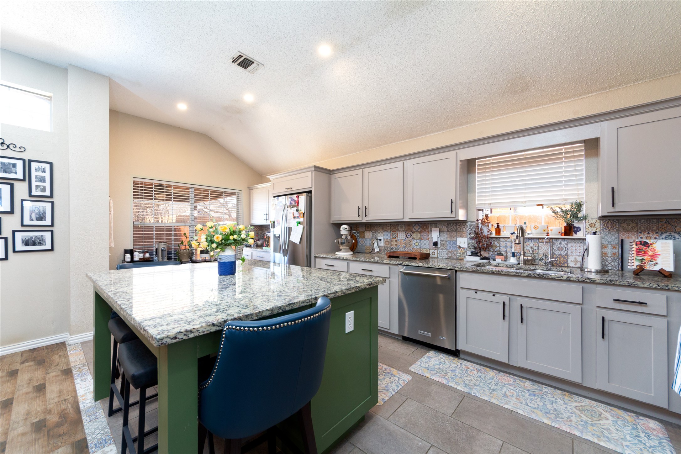 6004 Ten Wood Court Arlington TX 76018