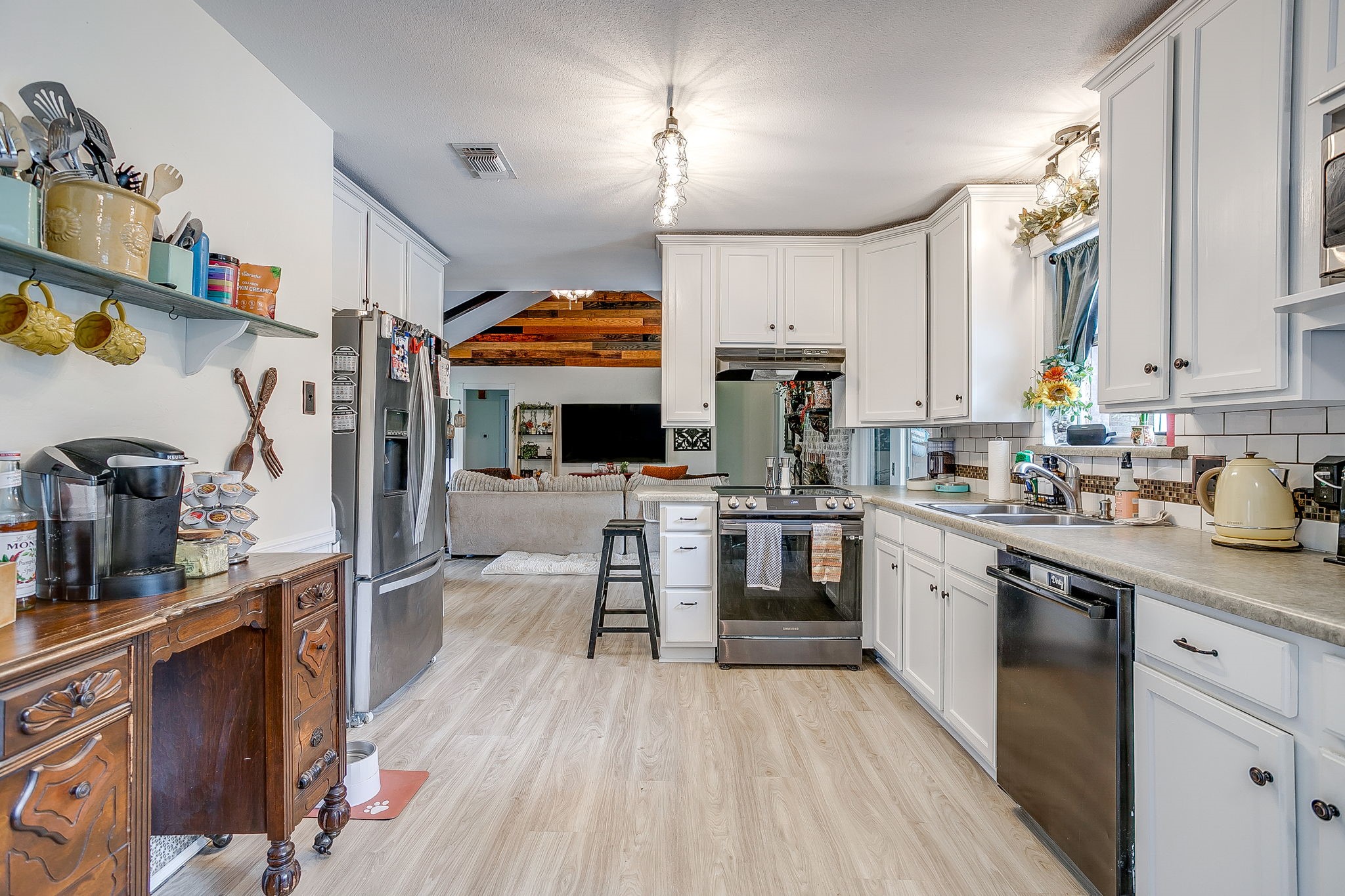 122 Valley Vista Drive Burleson TX 76028