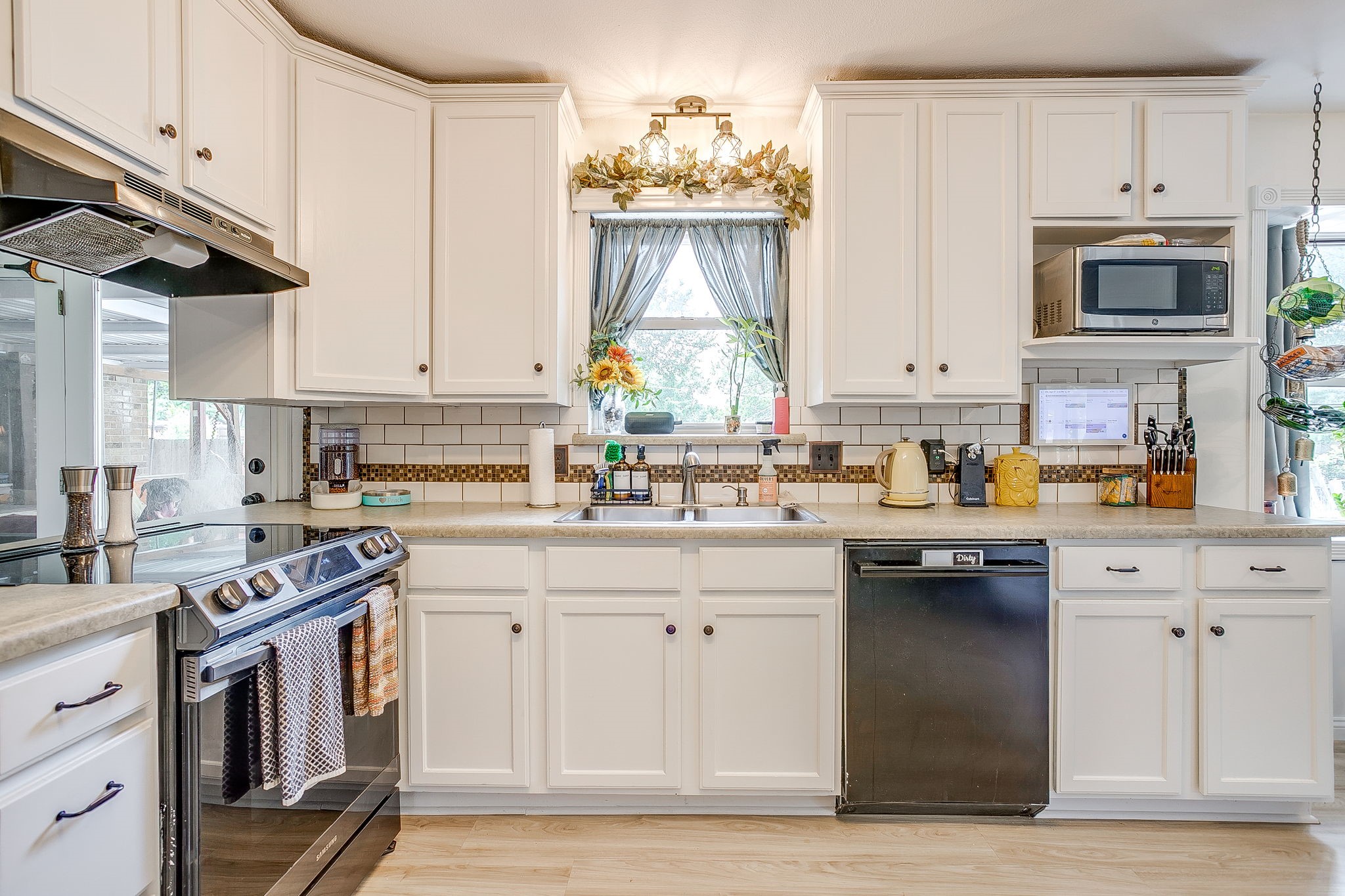 122 Valley Vista Drive Burleson TX 76028