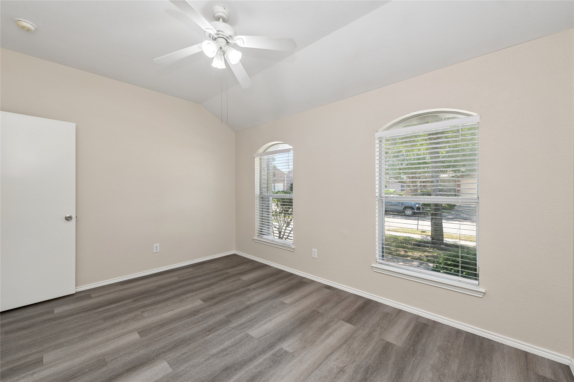 1113 Mockingbird Drive Aubrey TX 76227