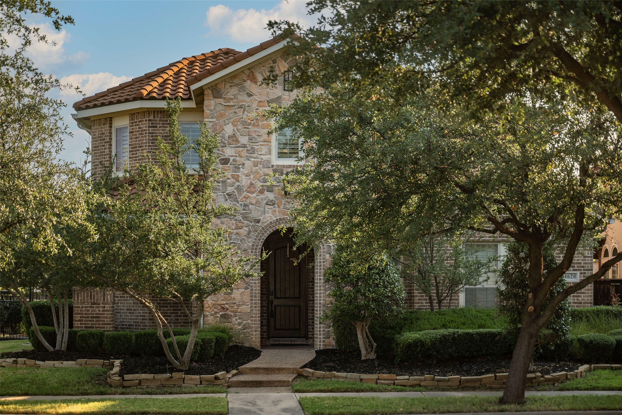 1628 Camino Lago Irving TX 75039
