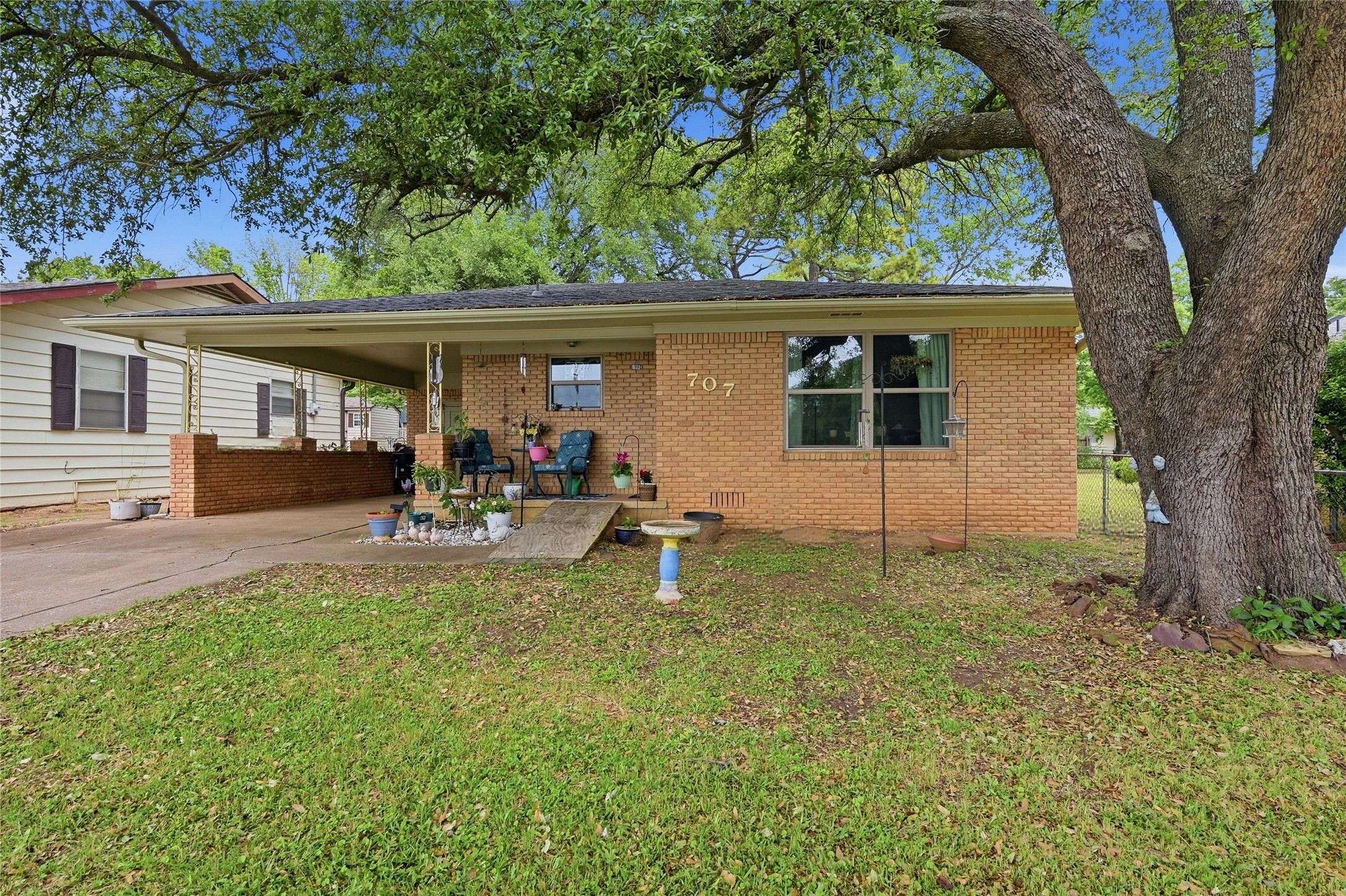 707 W Brock Street Denison TX 75020