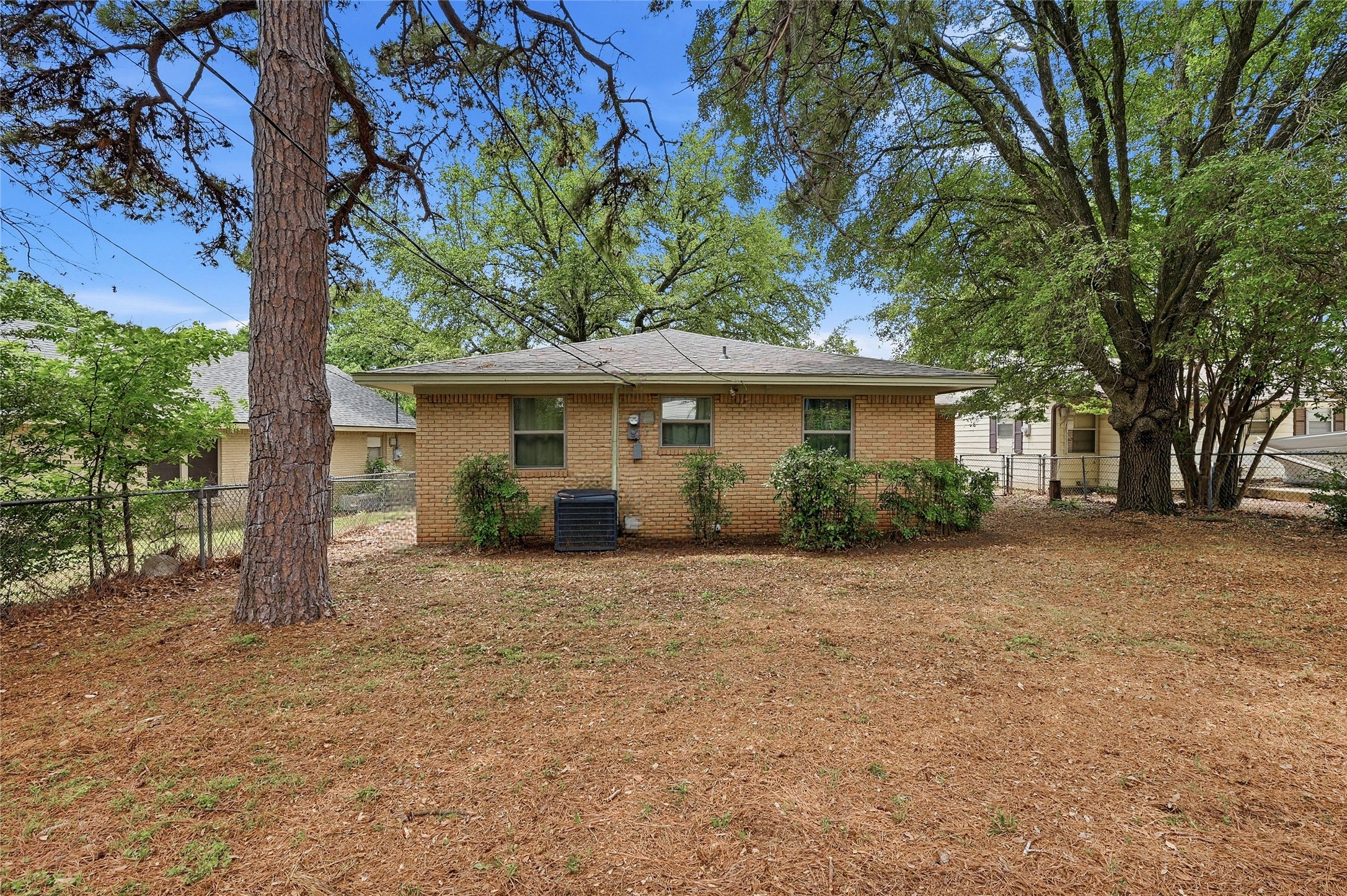 707 W Brock Street Denison TX 75020