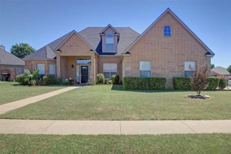 713 Hillcrest Drive Cleburne TX 76033
