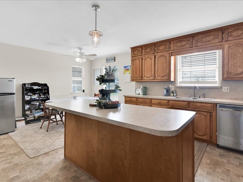 1176 W Fm 1753 Bonham TX 75418