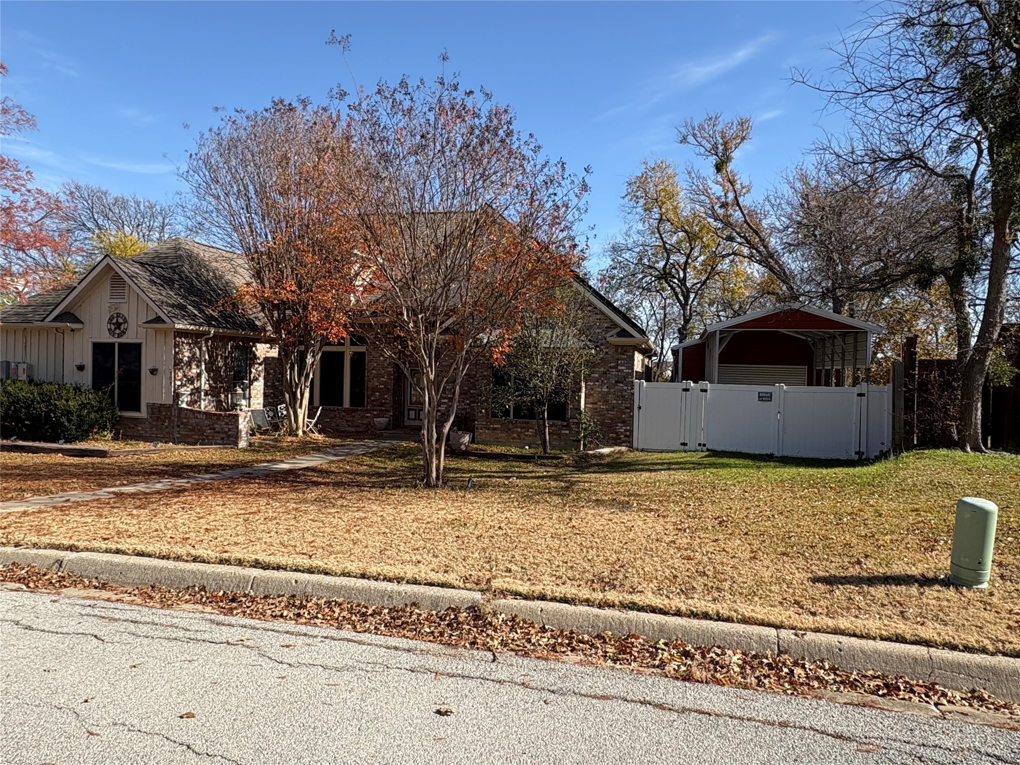 709 Timberview Court N Fort Worth TX 76112