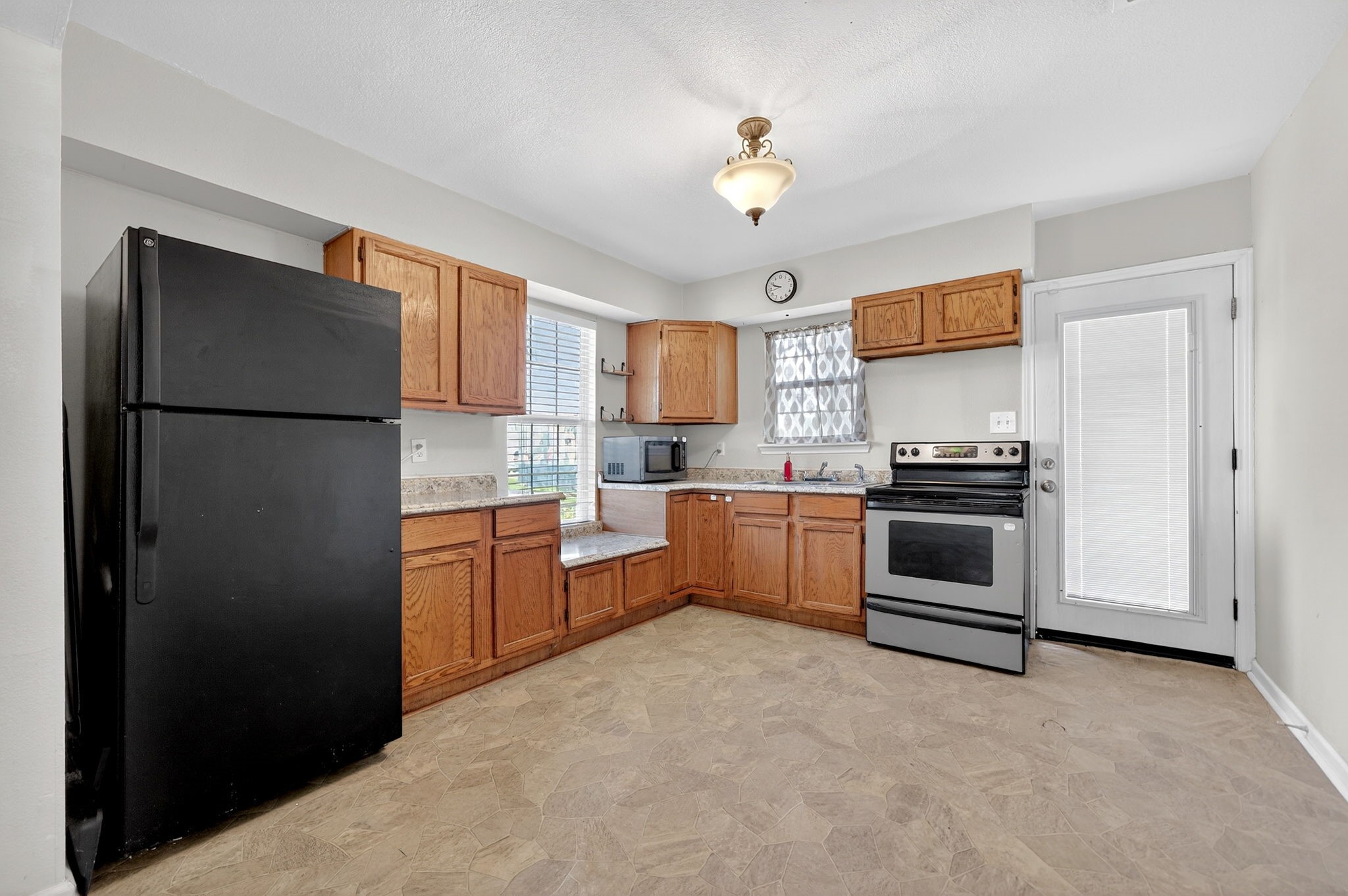 106 E Belt Line Road Wilmer TX 75172