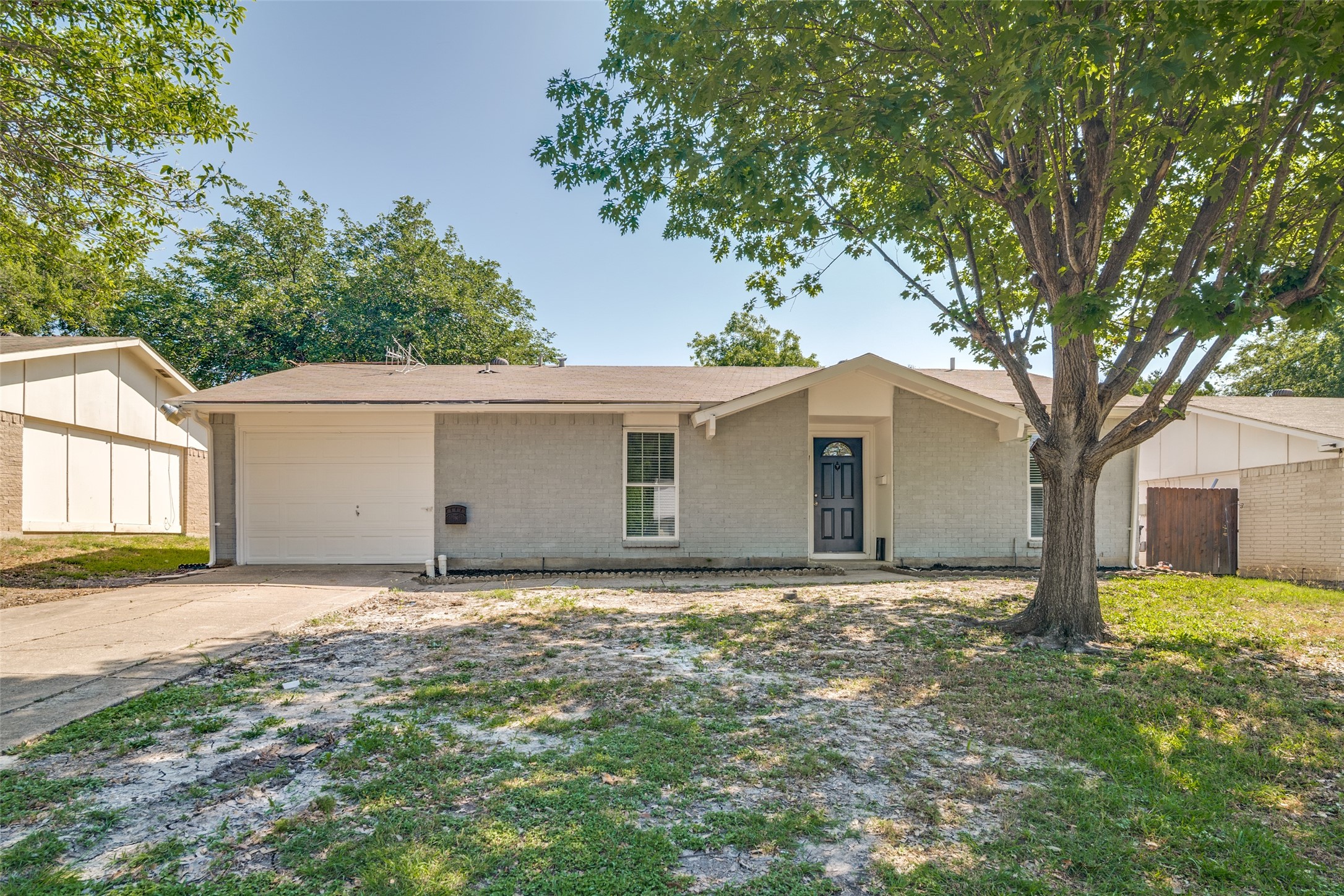 5210 Stagecoach Lane Garland TX 75043