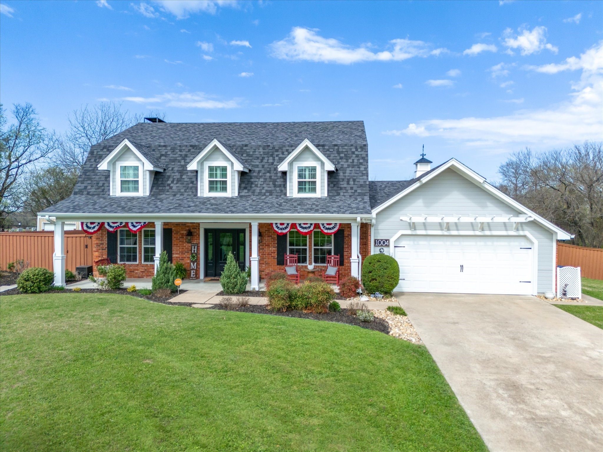 1004 W Knox Street Ennis TX 75119