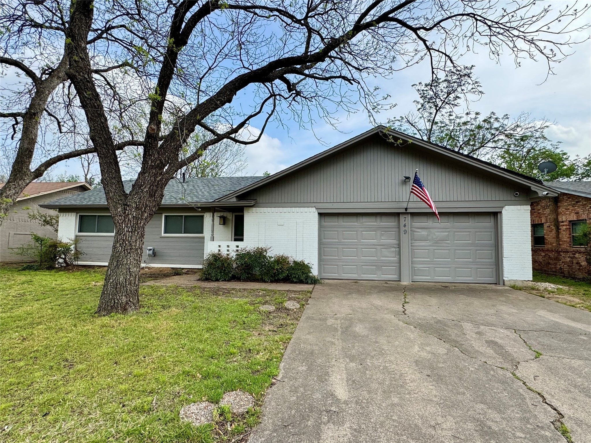 749 Oakwood Avenue Hurst TX 76053