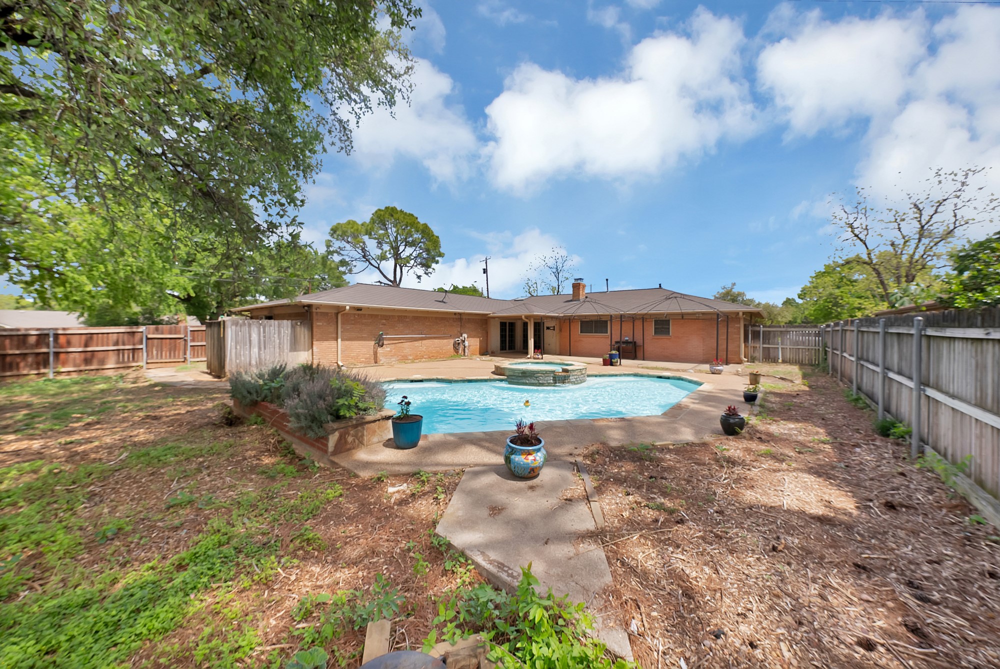 1500 Wagon Wheel Trail Pantego TX 76013