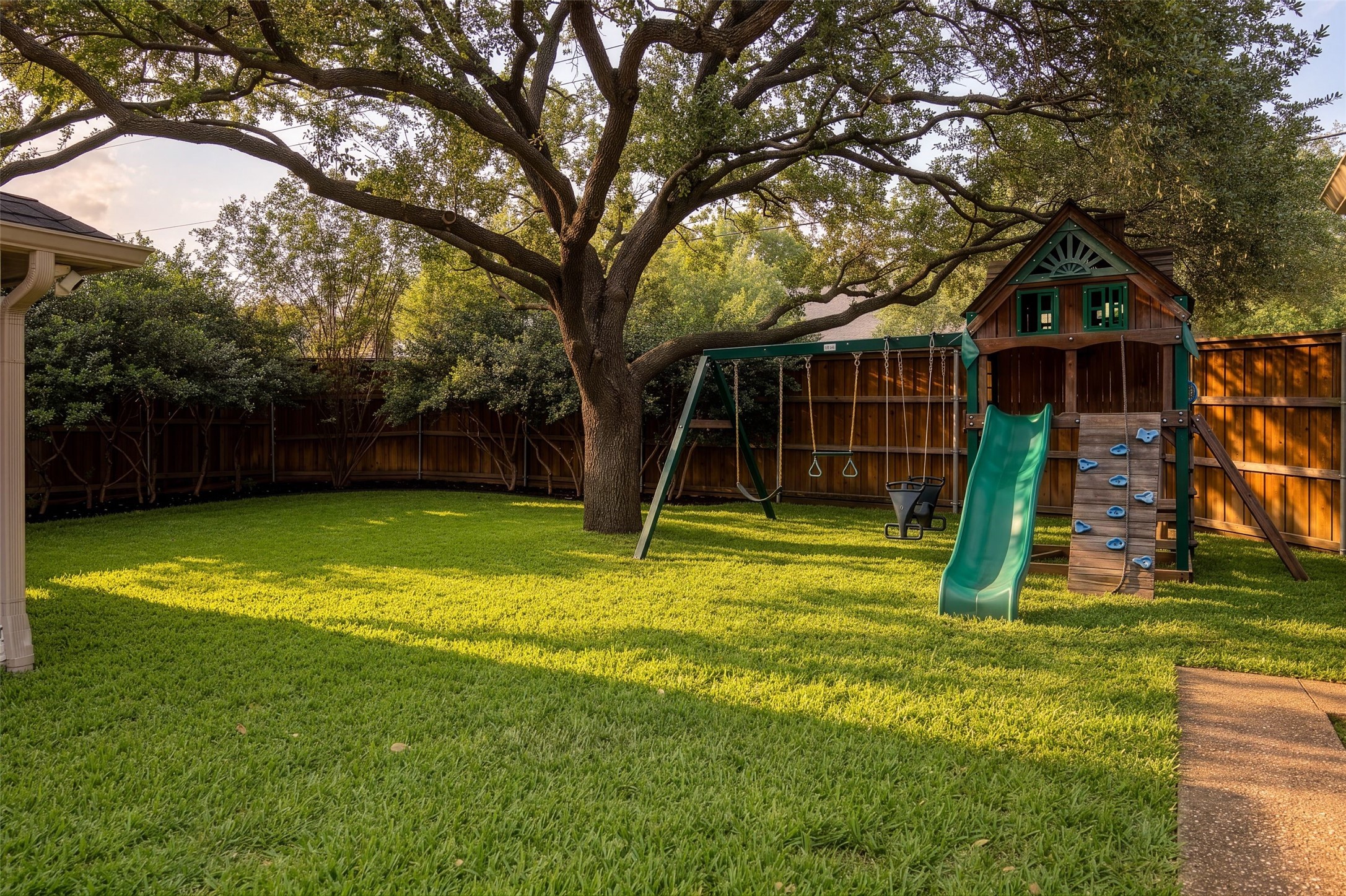 9535 Viewside Drive Dallas TX 75231