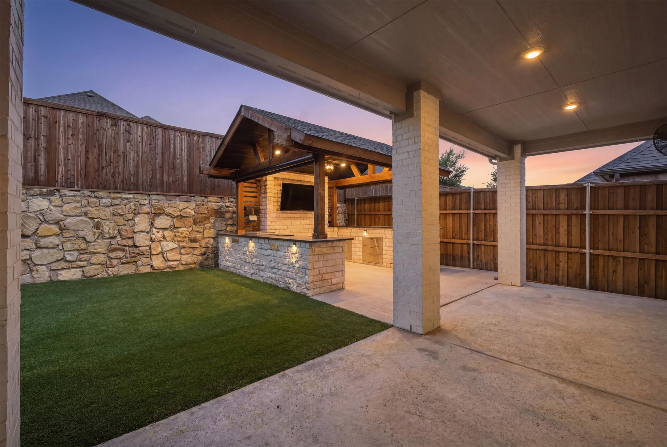 201 Savannah Lane Oak Point TX 75068