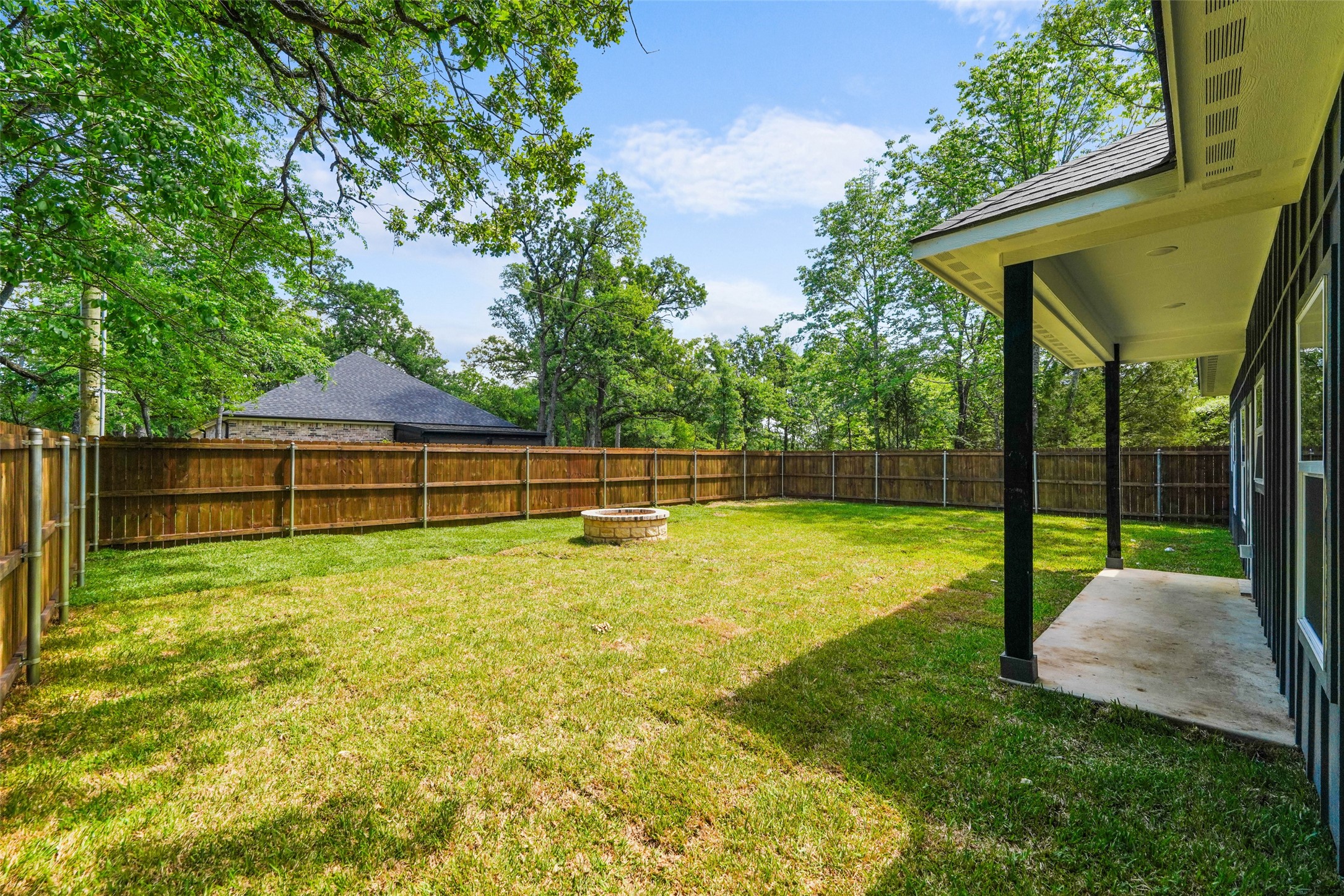 108 Parkside Drive Trinidad TX 75163