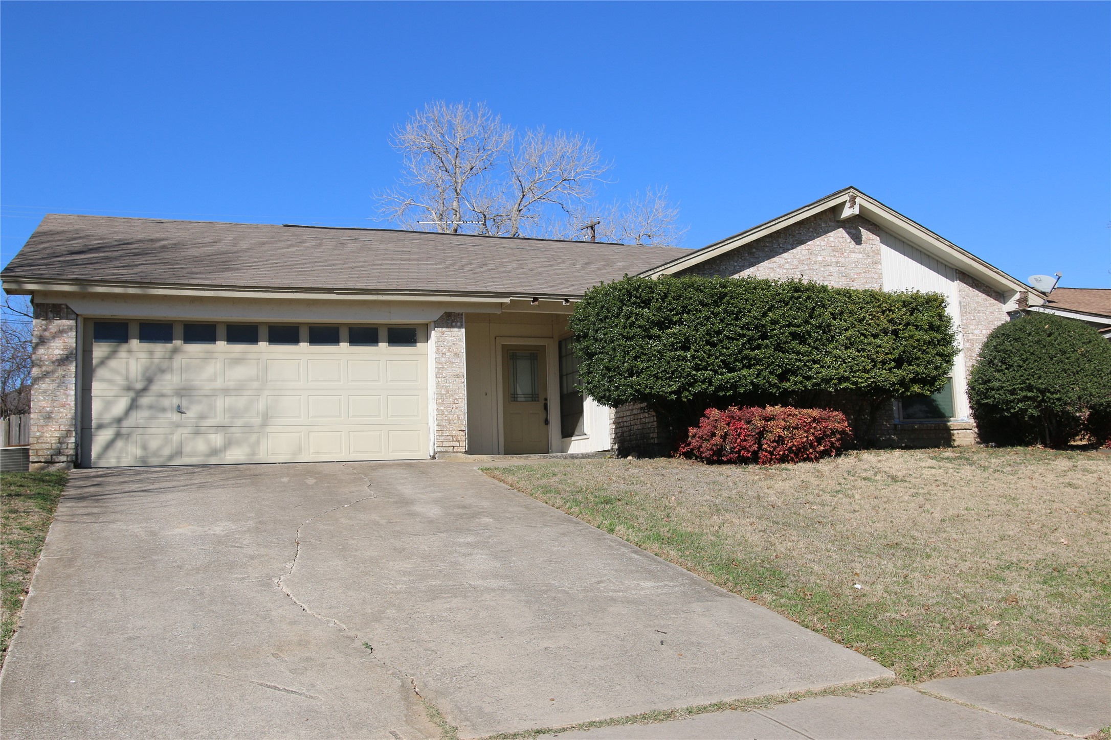 902 Rockwall Drive Euless TX 76039