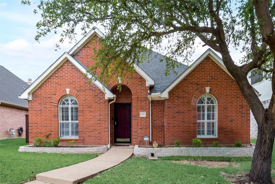 1701 Yellowstone Avenue Lewisville TX 75077