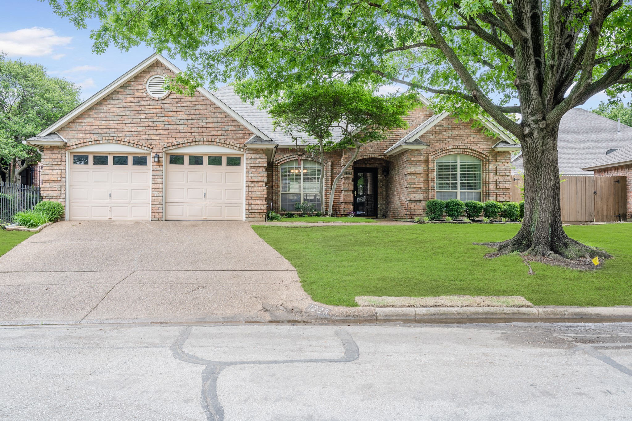 1228 Boardwalk Street Arlington TX 76011