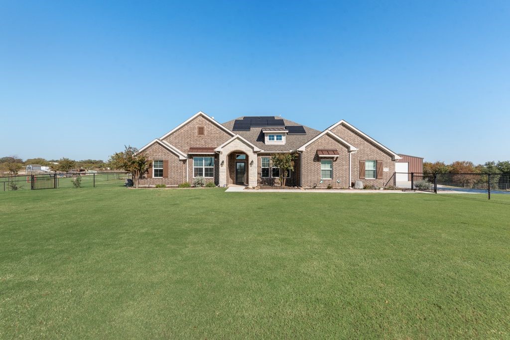 2025 Liberty Court Weatherford TX 76088