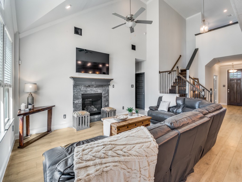 1232 Rushmore Drive Burleson TX 76028