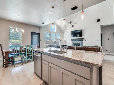 1232 Rushmore Drive Burleson TX 76028
