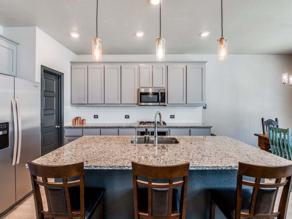 1232 Rushmore Drive Burleson TX 76028