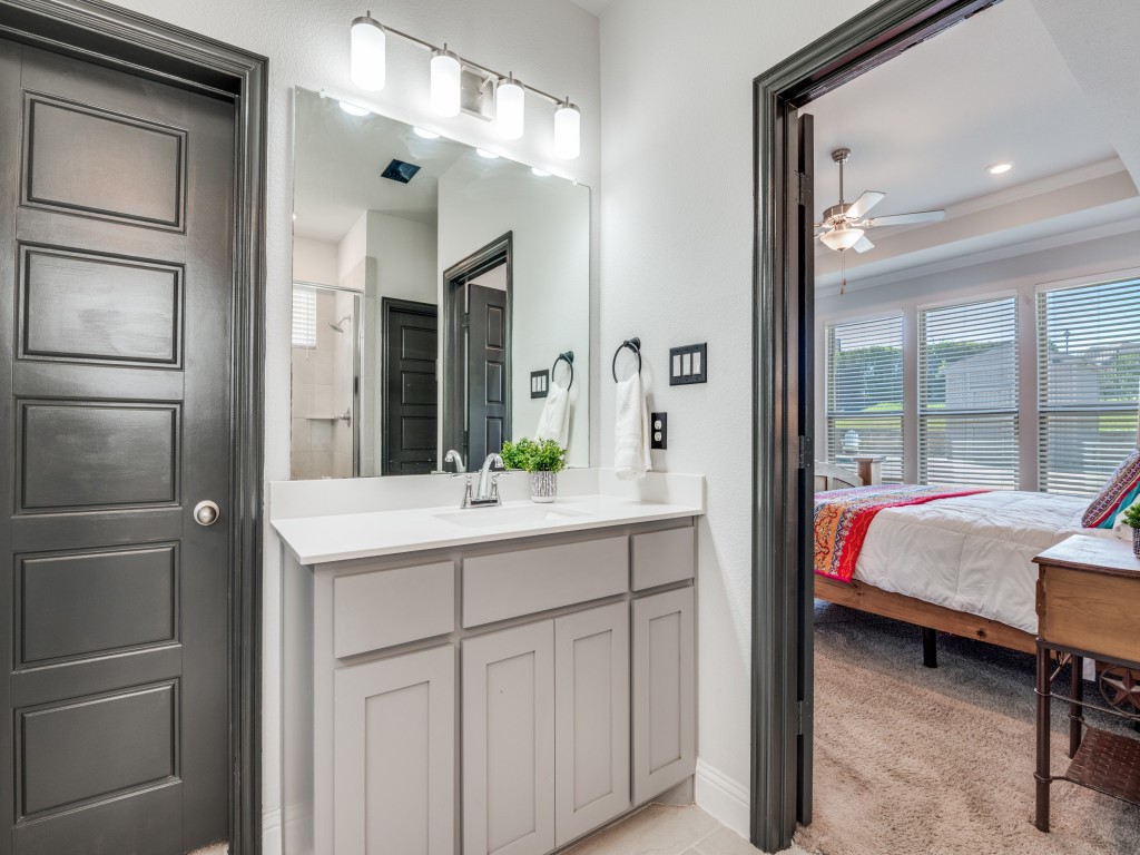 1232 Rushmore Drive Burleson TX 76028