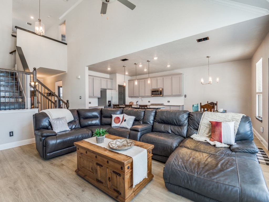 1232 Rushmore Drive Burleson TX 76028