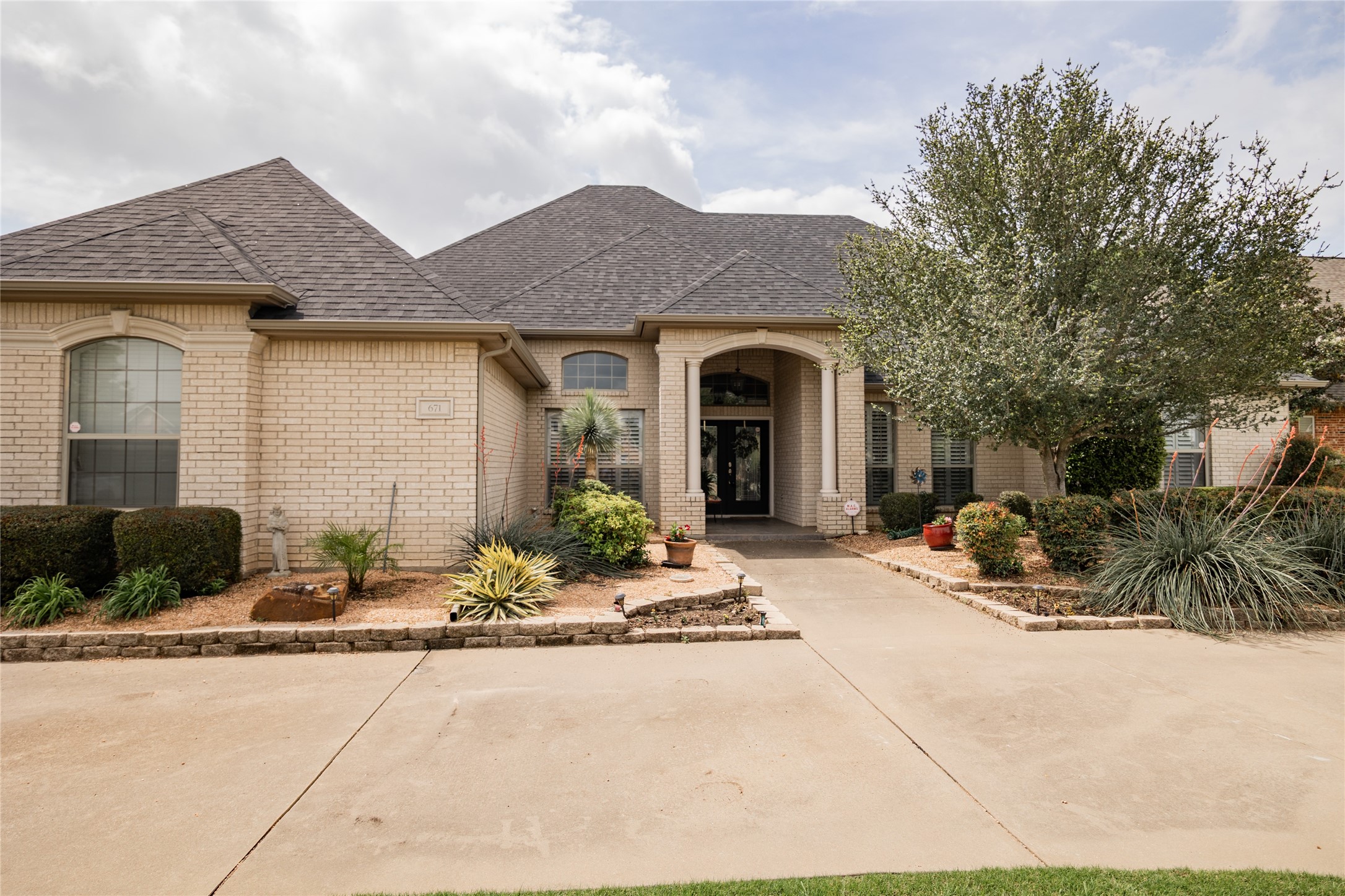 671 Brookglen Court Waxahachie TX 75165