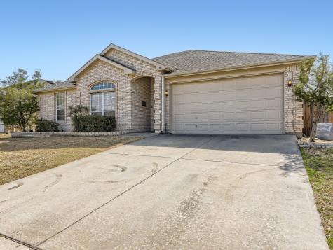 1504 Vernon Castle Avenue Benbrook TX 76126