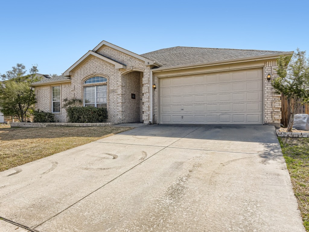 1504 Vernon Castle Avenue Benbrook TX 76126