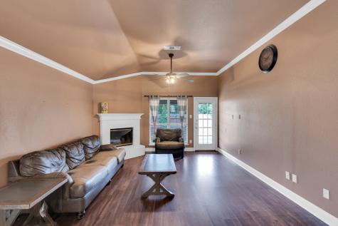 1006 Darren Drive Burleson TX 76028
