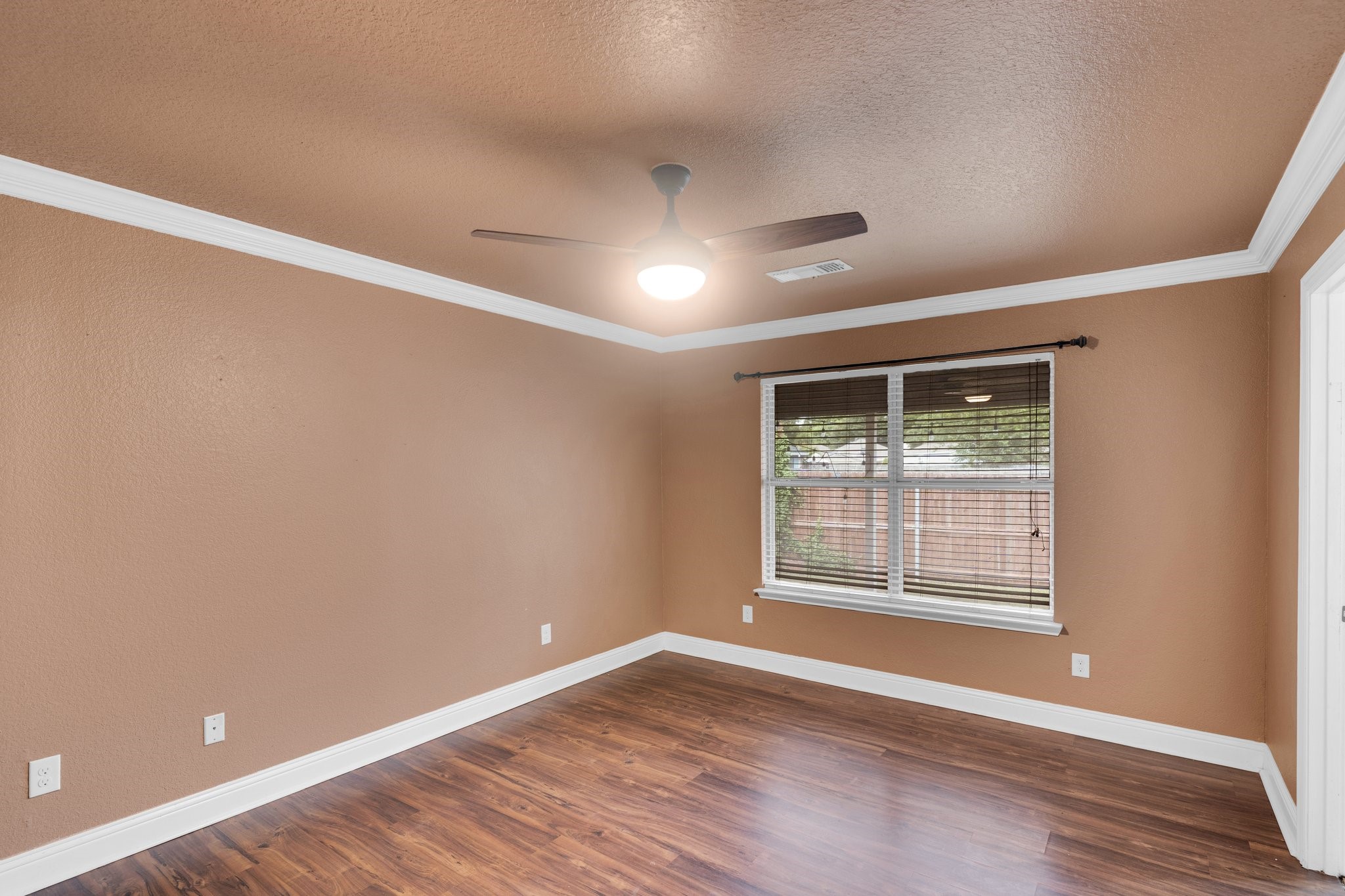 1006 Darren Drive Burleson TX 76028