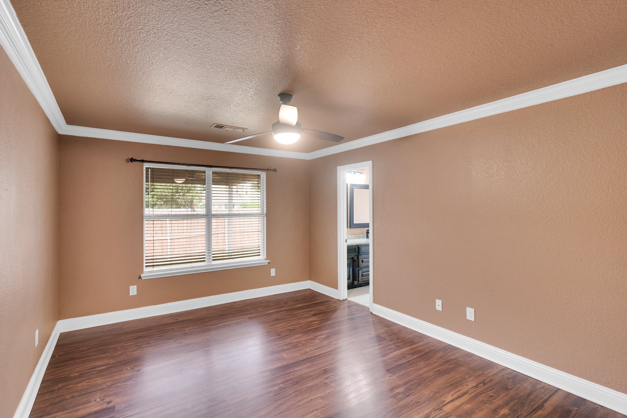 1006 Darren Drive Burleson TX 76028